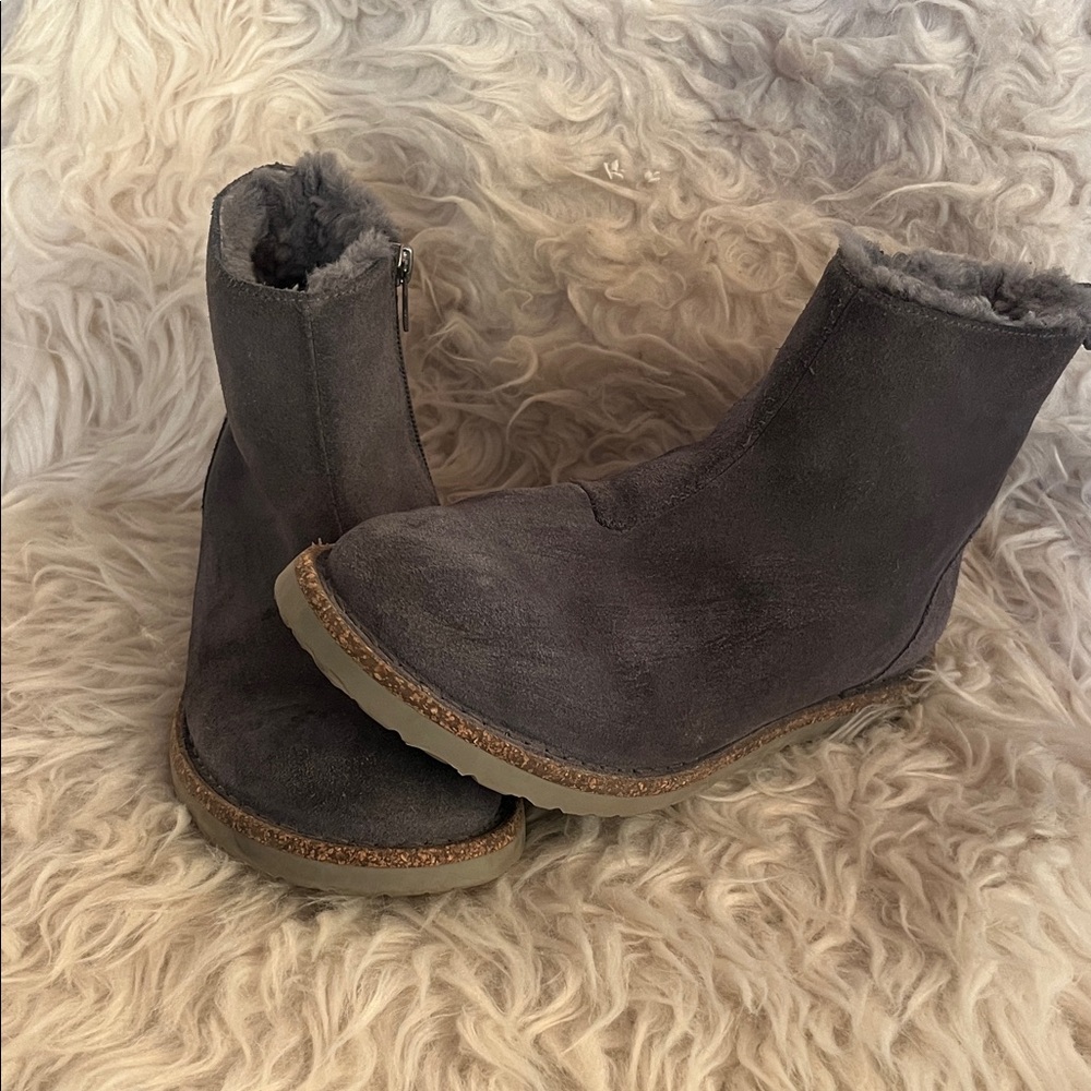 Cozy Gray Winter Boots